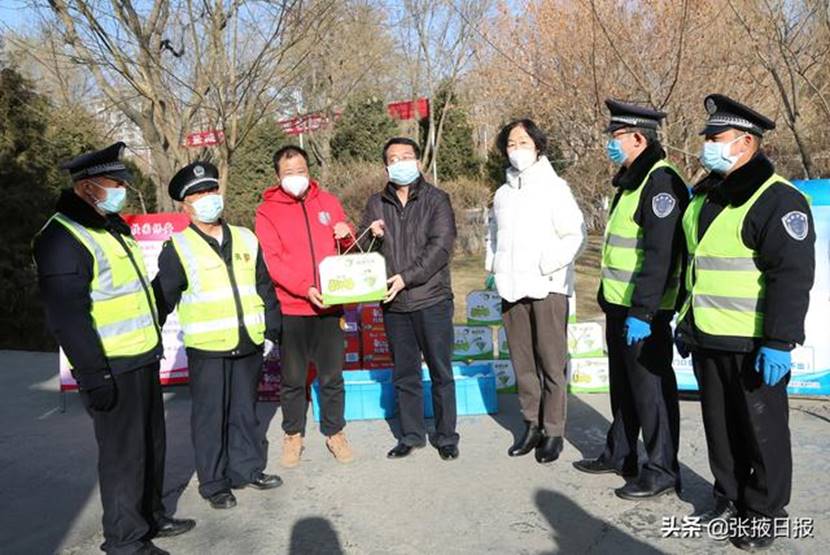 天游线路检测中心：一退休职工献爱心慰问疫情防控人员